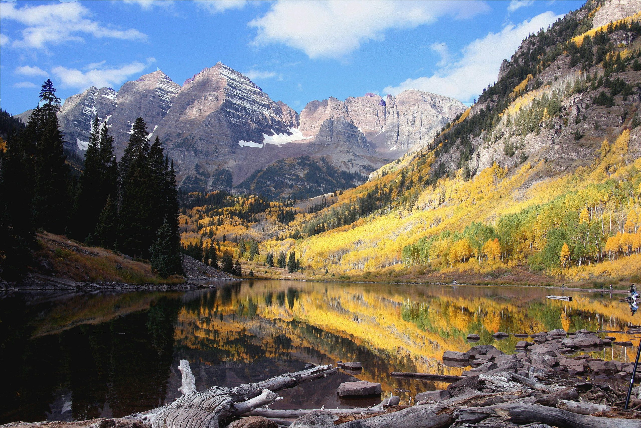 Scenic photo of colorado mountains